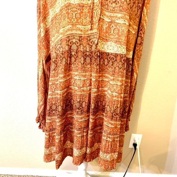 VICI Tunic Top Medium Orange Brown Rust 100% Rayon Long-Slvs Boho Flowy Smocked - Picture 4 of 16